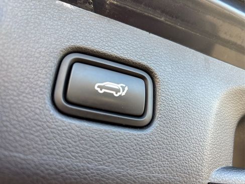 Used 2022 Hyundai Palisade SEL w/ Premium Package image 14