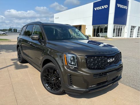 Used 2022 Kia Telluride SX w/ Nightfall Edition Package AWD/4WD image 2