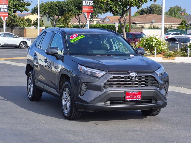 Used 2025 Toyota RAV4 XLE FWD image 3