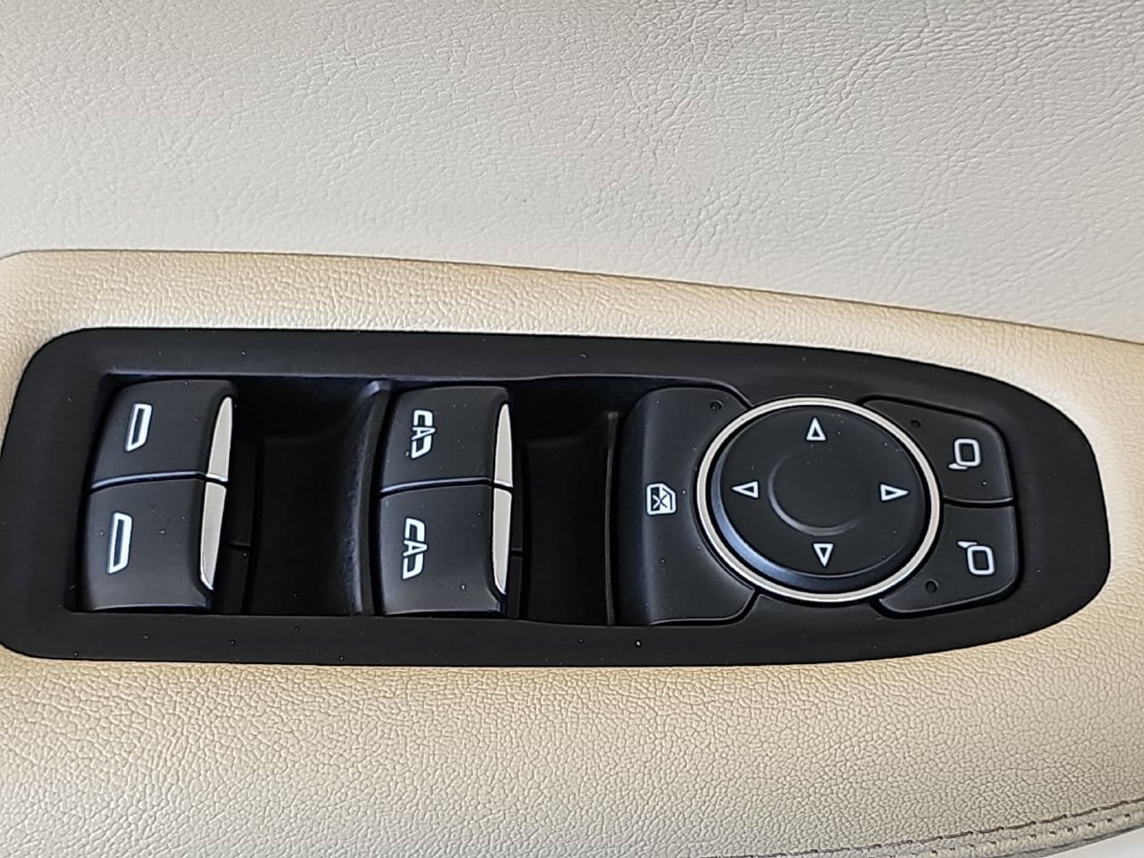 Used 2017 Cadillac XT5 FWD image 27