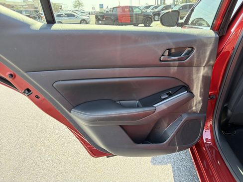 Used 2023 Nissan Altima 2.5 SV w/ SV Premium Package image 21