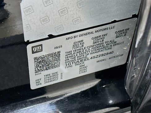 Certified 2025 GMC Sierra 1500 AT4 w/ AT4 Premium Package AWD/4WD image 32