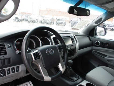 Used 2013 Toyota Tacoma 4x4 Access Cab w/ SR5 Pkg image 13