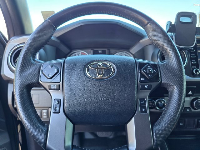 Used 2022 Toyota Tacoma TRD Off-Road AWD/4WD image 23