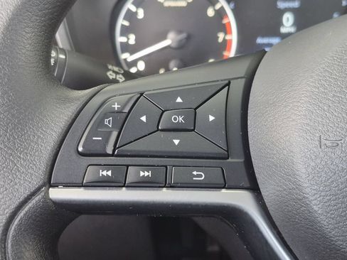 Used 2025 Nissan Altima 2.5 SV FWD image 14