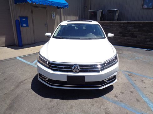 Used 2018 Volkswagen Passat 2.0T SE image 3