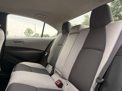 Used 2025 Toyota Corolla LE FWD image 27