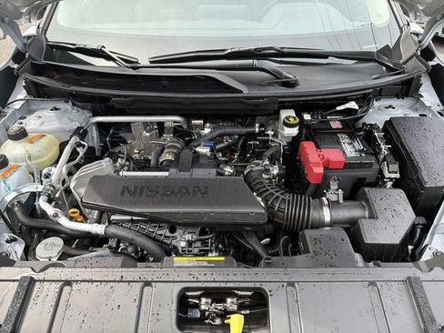 Used 2025 Nissan Rogue S AWD/4WD image 24