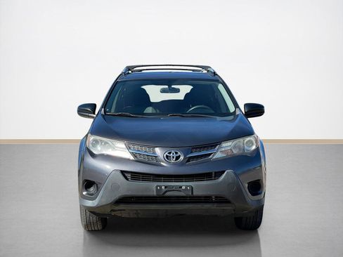 Used 2014 Toyota RAV4 LE image 2