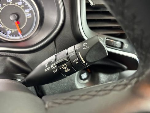 Used 2020 Jeep Cherokee Latitude Plus image 16