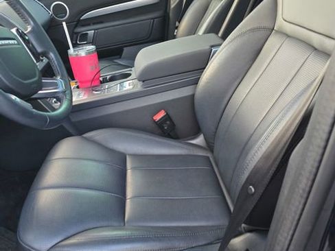 Used 2020 Land Rover Discovery Landmark image 39