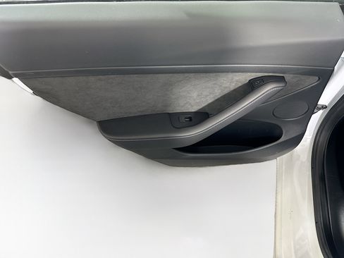 Used 2023 Tesla Model 3 Standard Range image 25