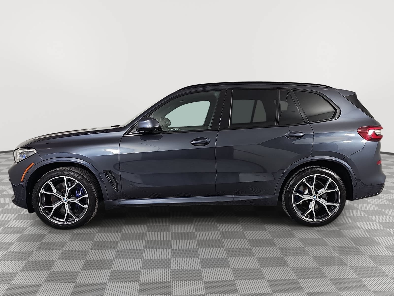 Used 2020 BMW X5 M50i w/ Executive Package AWD/4WD image 5