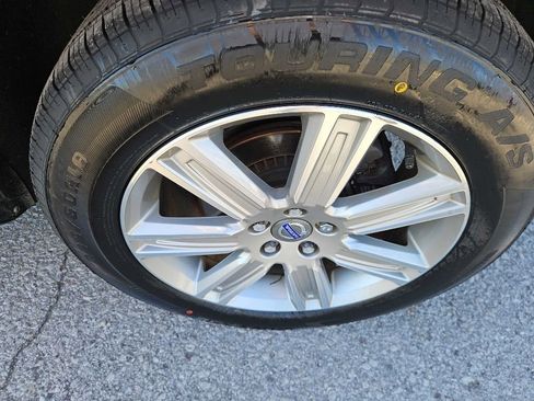 Used 2016 Volvo XC60 T6 w/ Protection Package image 12