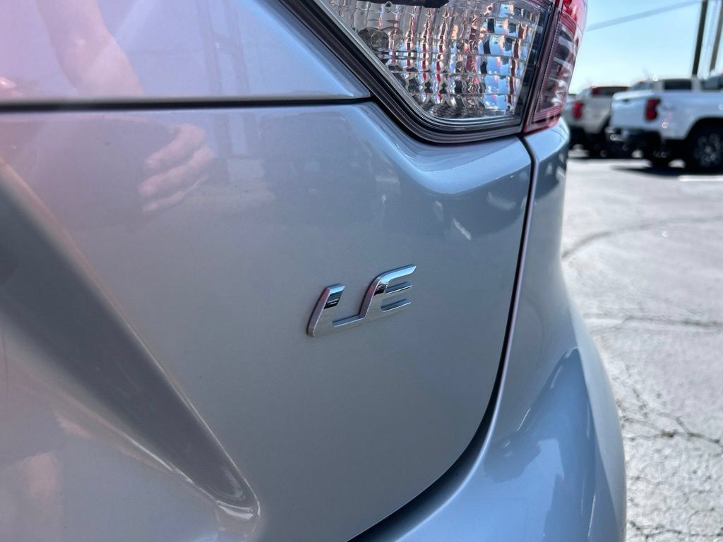 Used 2025 Toyota Corolla LE FWD image 12