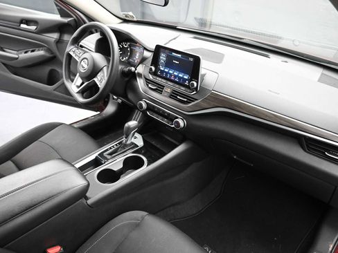 Used 2024 Nissan Altima 2.5 SV image 20