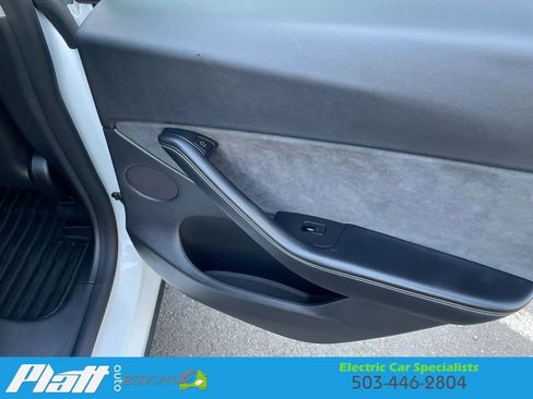 Used 2022 Tesla Model Y Performance image 44