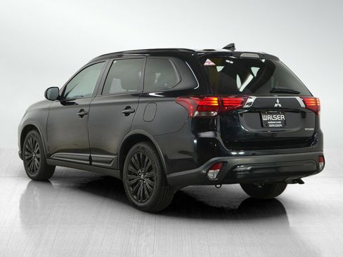 Used 2020 Mitsubishi Outlander SE FWD image 3