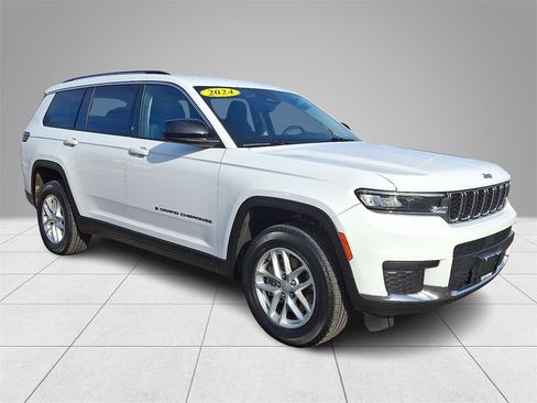 Used 2024 Jeep Grand Cherokee L Laredo image 3