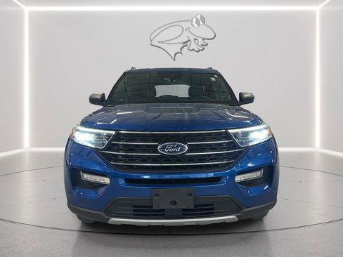 Used 2020 Ford Explorer XLT w/ Equipment Group 202A image 2