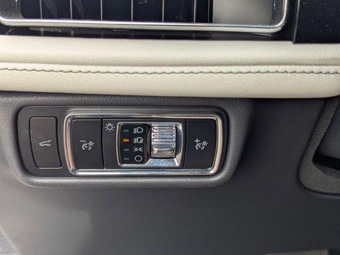 Used 2025 Lincoln Aviator Reserve w/ Illumination Package image 33