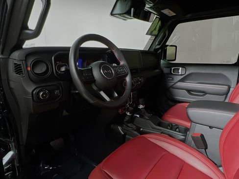 Used 2024 Jeep Wrangler Unlimited Rubicon 392 image 30