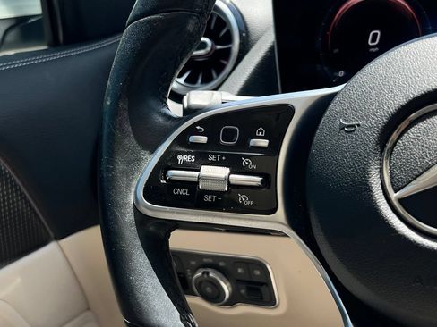 Used 2021 Mercedes-Benz GLA 250 w/ Premium Package image 13