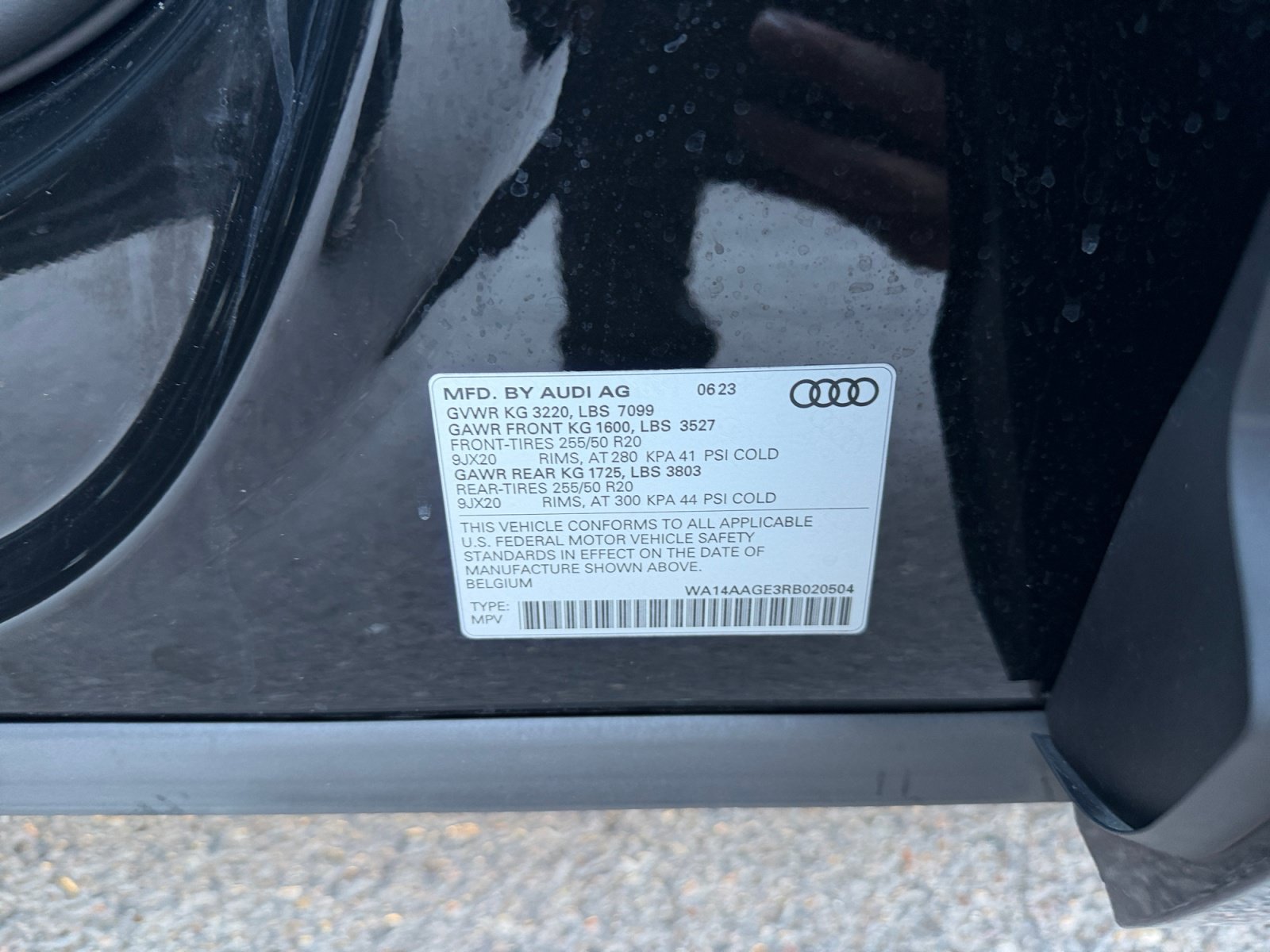 Used 2024 Audi Q8 e-tron Premium AWD/4WD image 33