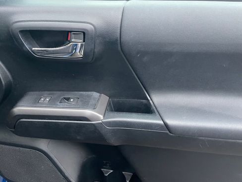 Used 2016 Toyota Tacoma TRD Off-Road w/ Towing Package image 22