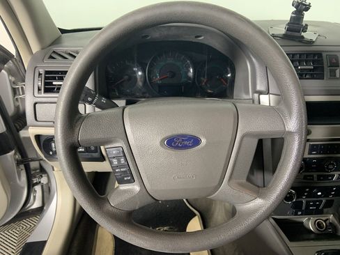 Used 2011 Ford Fusion S image 10