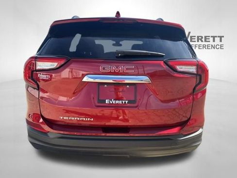 Used 2023 GMC Terrain SLE w/ Driver Convenience Package image 6