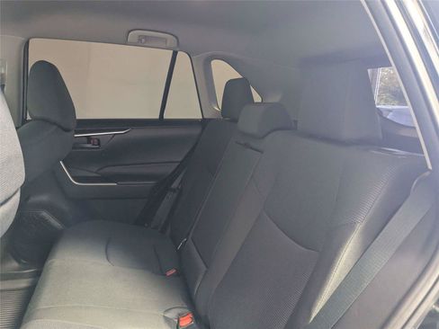 Used 2024 Toyota RAV4 LE AWD/4WD image 33