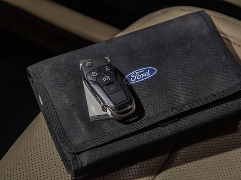 Used 2017 Ford F250 Lariat w/ Chrome Package image 65