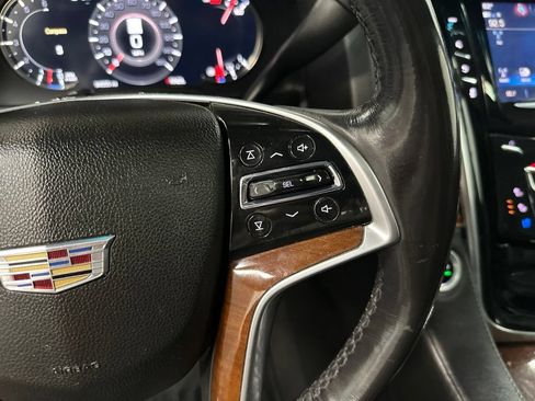 Used 2019 Cadillac Escalade ESV Premium Luxury AWD/4WD image 15