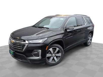 Used 2022 Chevrolet Traverse LT w/ LT Premium Package