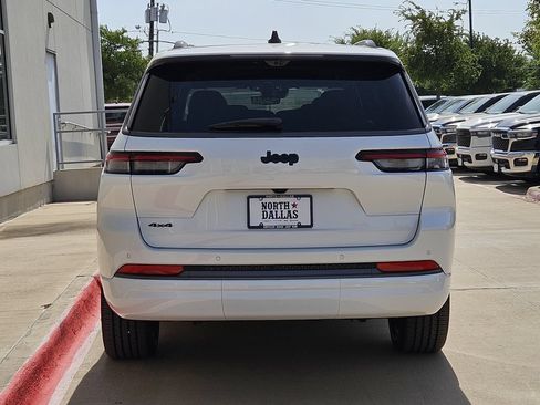 New 2026 Jeep Grand Cherokee L Limited AWD/4WD image 4