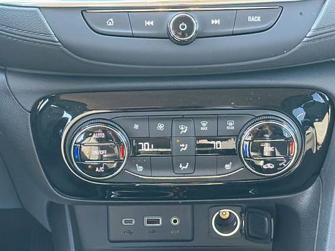 Used 2023 Buick Encore GX Select image 17