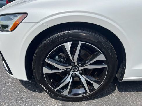Certified 2025 Volvo S60 B5 Core AWD/4WD image 9