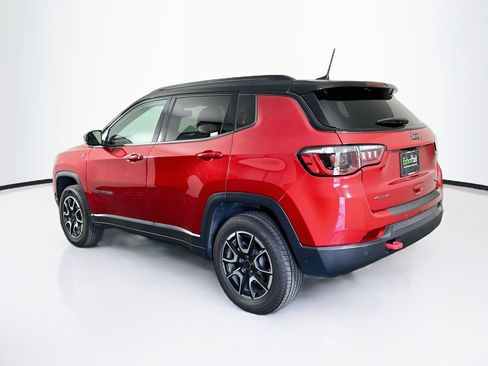 Used 2025 Jeep Compass Trailhawk AWD/4WD image 5