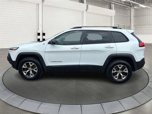 Used 2014 Jeep Cherokee Trailhawk w/ Comfort/Convenience Group AWD/4WD image 1