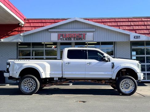 Used 2017 Ford F350 Platinum w/ Platinum Ultimate Package image 2