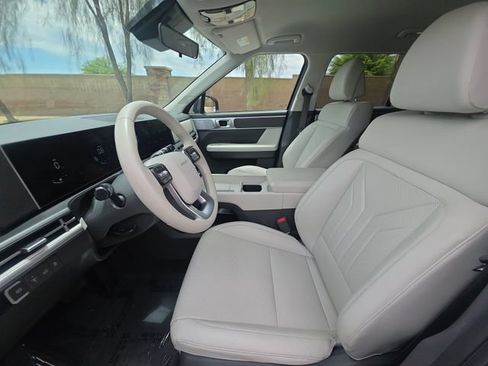 Used 2025 Hyundai Santa Fe SEL AWD/4WD image 18