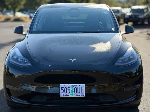 Used 2023 Tesla Model Y Long Range AWD/4WD image 8