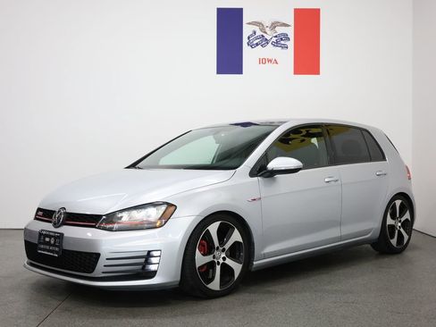 Used 2017 Volkswagen GTI SE FWD image 8
