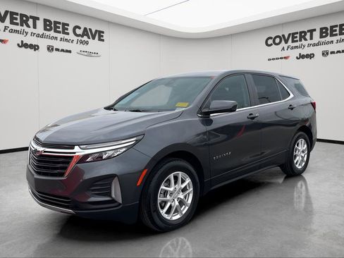 Used 2023 Chevrolet Equinox LT image 3