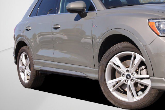 Used 2022 Audi Q3 2.0T Premium AWD/4WD image 3