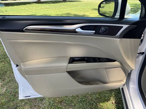 Used 2013 Ford Fusion SE FWD image 11