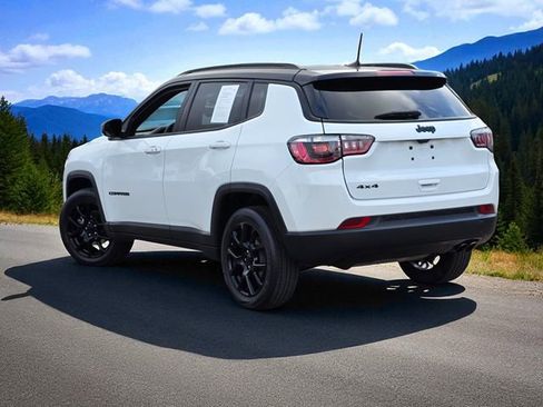 Used 2022 Jeep Compass Altitude image 5