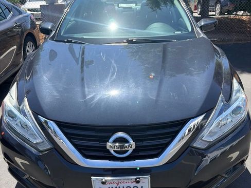 Used 2017 Nissan Altima 2.5 SV FWD image 1