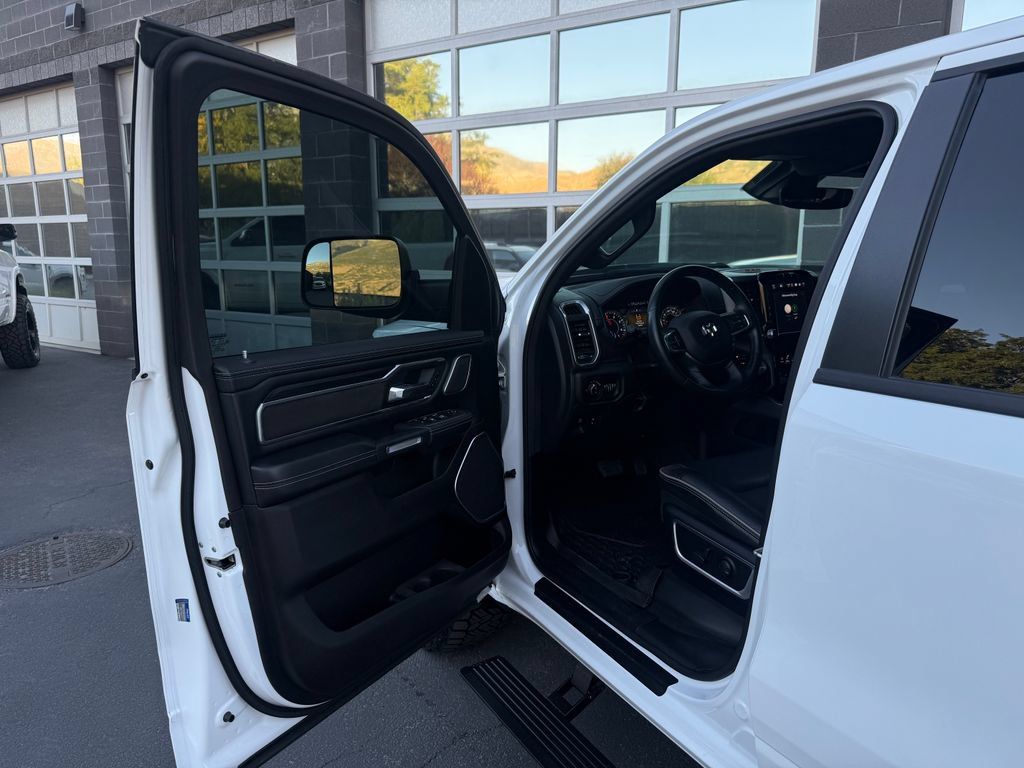 Used 2023 RAM 1500 Laramie AWD/4WD image 17